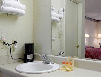 Relax Inn كانتون الغرفة الصورة